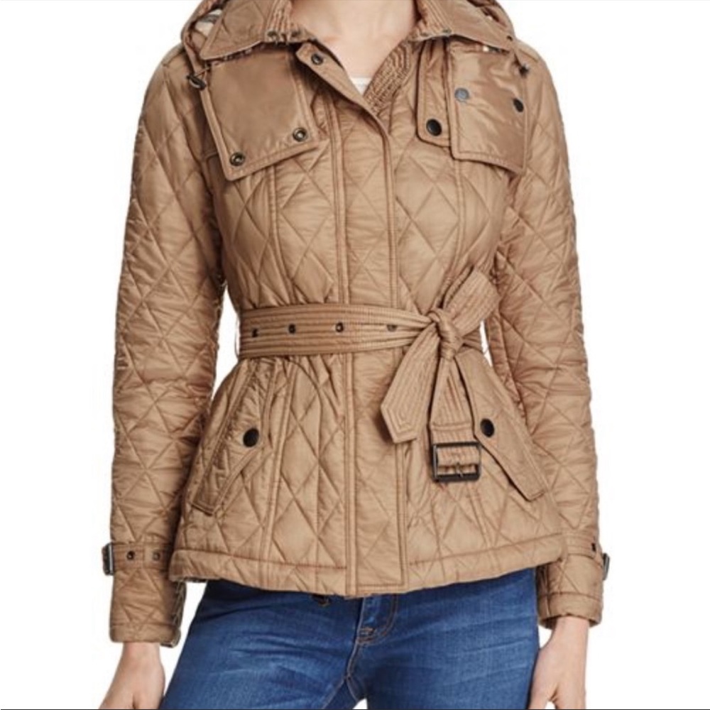 Burberry finsbridge short jacket/coat. Tan/khaki color. Size small